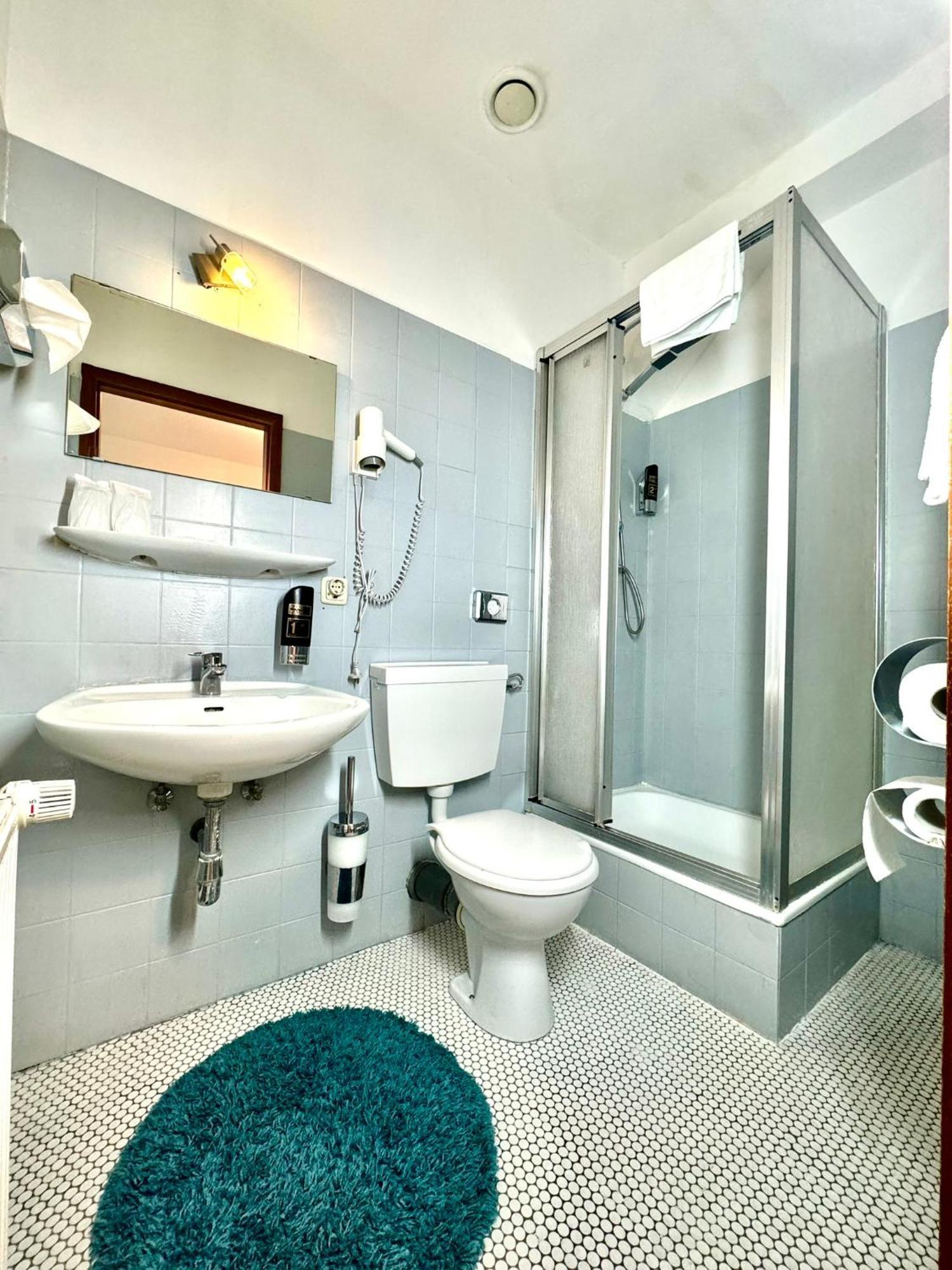 Hotel Zum Ruecking ノルトハイム エクステリア 写真