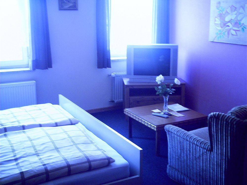 Hotel Zum Ruecking ノルトハイム エクステリア 写真