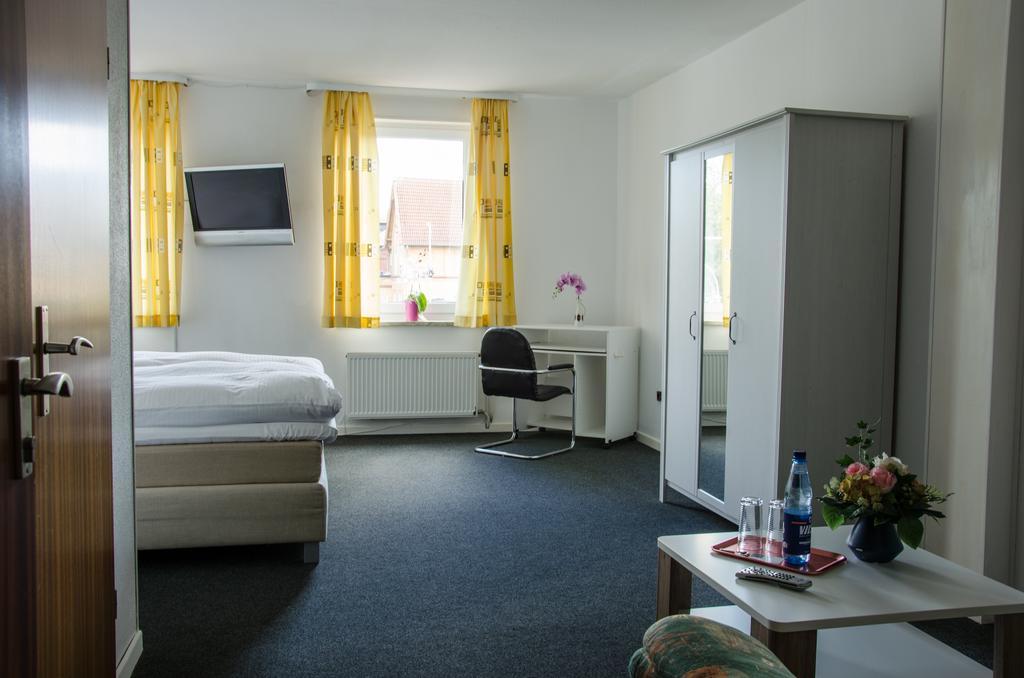 Hotel Zum Ruecking ノルトハイム エクステリア 写真