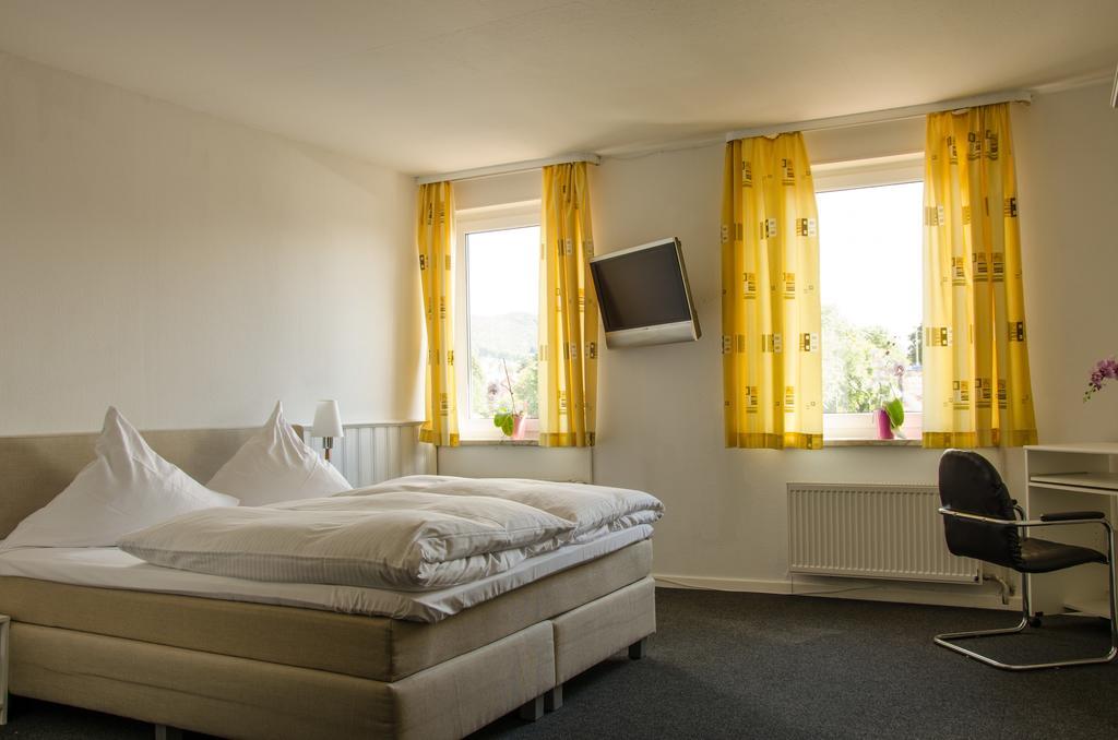 Hotel Zum Ruecking ノルトハイム エクステリア 写真